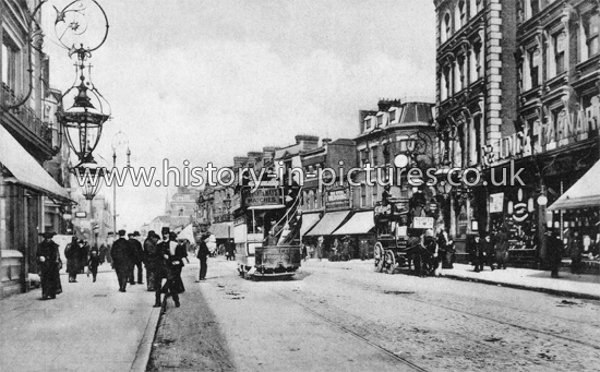 Kingsland Gate, Kingsland Road, Hackney, London. c.1906.